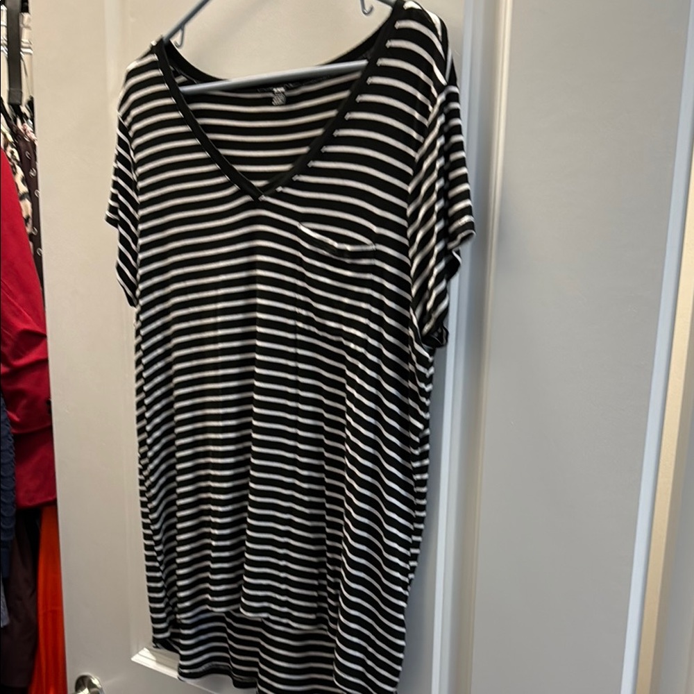 Cable & Gauge Black and White Oversized Short Sleeve Tee